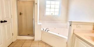 2 Bed, 2 Bath - BRAND NEW CARPET!!! READY FOR MOVE IN TODAY! Gallery 18
