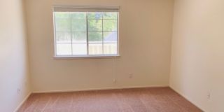 One Bedroom One Bath Spacious Unit with Large Enclosed Patio Gallery 5