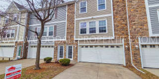 Bright & Spacious Waukee Townhome Near Dining, Shopping & Entertainment Gallery 1