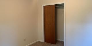 Mid-Town Single Family Home w/ Spacious Fenced Yard Gallery 14