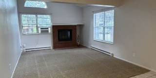 Comfortable 2-Bedroom, 1-Bath Home Available Now Gallery 3