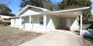 127 NW Loizos Drive Gallery 1