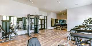 Pullman Pointe Gallery 21