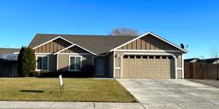 Spacious Rambler in West Richland Gallery 1