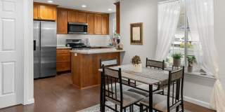 3BED2BATH - NEWLY REMODELED, 2CAR GARAGE, LARGE FENCED YARD, WASHER/DRYER Gallery 5