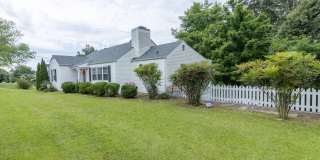 COMING SOON! Charming 3 bedroom 1.5 bathroom for rent! Gallery 1