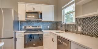 203 S L St Gallery 8