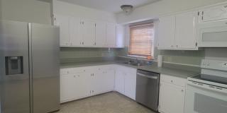4 bedroom 3.5 bathrooms townhouse in Kempsville. Gallery 1