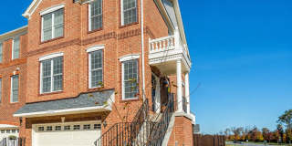 25565 America Square Gallery 1