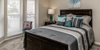Whispering Hills Apartments Gallery 12