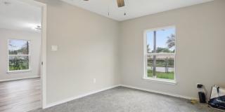 Beautifully Remodeled 3/1.5 Home in Historic Denver Heights with Modern Upgrades and a Park‑Like Backyard. Gallery 9