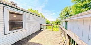 4-Bed Farmhouse Minutes from UVM Campus (30 Chase St) Gallery 34