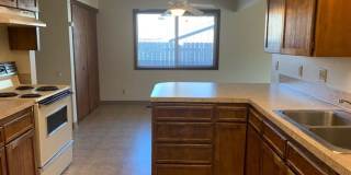 3Bd/2Ba Single Story Home - Available to View! Gallery 5