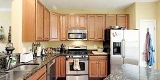 Pet-Friendly Townhome Convenient to UVA & Downtown Gallery 5