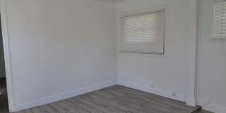 912 8th Street Gallery 13