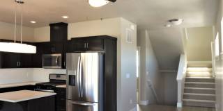 Chic artist-style lofts home with 3 bed 2.5 bath near Boise Greenbelt. Gallery 11