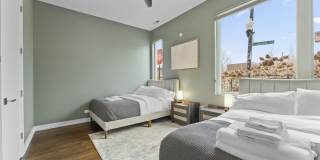 2437 W Jackson Boulevard Gallery 3