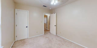 4 Bedroom 2 Bath - Convenient Location Gallery 16