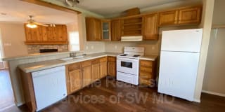 501 W. Warren Gallery 1