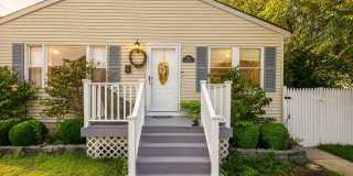 12 Bayview Avenue Gallery 1