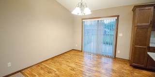 Beautiful and Spacious 4 Bedroom 3 Bath Available For Rent! Gallery 4