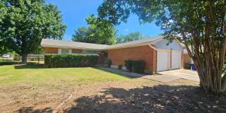 (3) Bed/(2) Bath Near Schools and Shopping! Avail NOW! Gallery 1