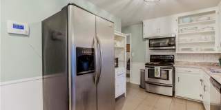 COMING SOON - Adorable Home in Lenexa Gallery 8