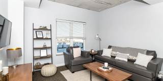 9 on Canal Gallery 29