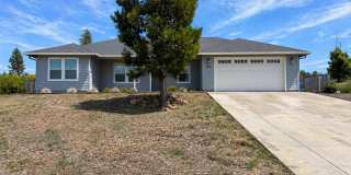 3BR Home w/ 2-Car Garage, Tall ceilings & Upgraded Chef's Kitchen Gallery 1