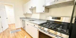 Nicely renovated, pet friendly 3 bed in South Boston. Gallery 3
