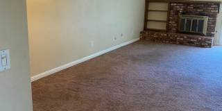 Spacious home in Northeast Hanford, central air, quiet cul-de-sac lot! Gallery 17