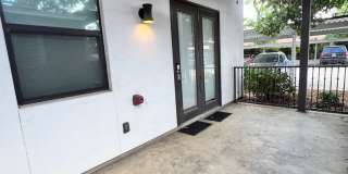 Gorgeous Condo minutes from The Pearl Gallery 21