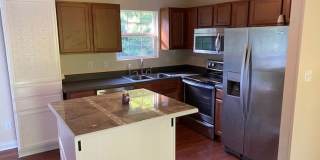 Knoxville 37920 - 3 bedroom, 2 bath home with fenced yard- Contact Ed Johnson (865) 924-5045 Gallery 10