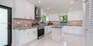 1621 S Treasure Dr Gallery 15