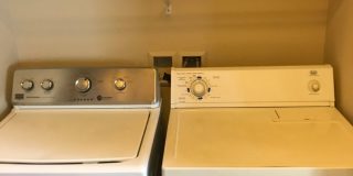 Beautiful West Side 3 Bed/2.5 Bath Townhome! Gallery 14