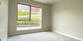 Spacious Seattle Condo - $2,200 Gallery 28