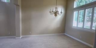 5 Bedroom Home Behind the Gate of Wisteria Place Gallery 7