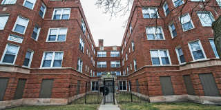 8152 S Evans East Chatham Apartments Gallery 11