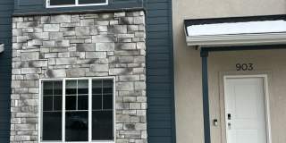 Beautiful like new 3 bedroom 2.5 bathroom townhome in Spanish Fork! Gallery 1