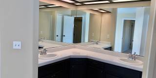 Beautifully Updated 4/2.5 near Woodward Park Gallery 19