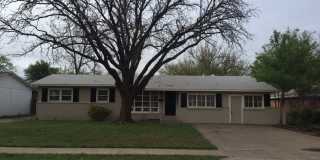 Huge 4 Bedroom/2 Bath/2 Living Room House close to TTU - Available AUGUST Gallery 48