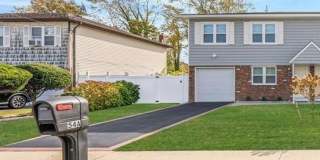 54 Evergreen Gallery 1