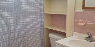 2BR 1.5BA SINGLE FAMILY HOME-EDGEWATER Gallery 11