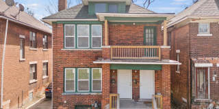 1673 Calvert Avenue Gallery 1