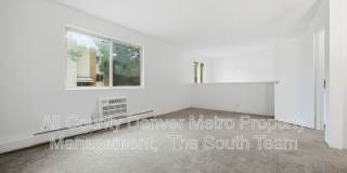 2835 S Monaco Street Pkwy Gallery 21