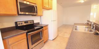 Beautiful and Bright 3 bedroom 2.5 bath Townhouse in Brightleaf with a Garage!! Gallery 6