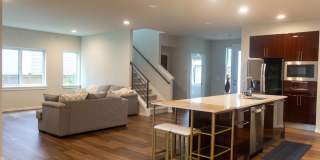 Stunning Black Diamond home-Ten Trails (Pinewood Plan) - Available Early to Mid June Stunning Black Diamond home-Ten Trails (Pinewood Plan) - Available Early to Mid June Gallery 6