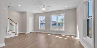 195 Romney Street Gallery 13