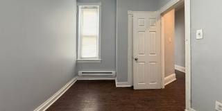 Updated 3 Bedroom 1.5 Bath Townhome w/ Paved Yard + Washer & Dryer Gallery 27