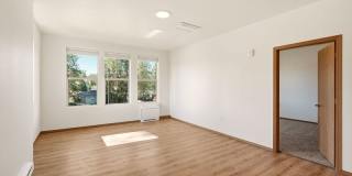 1123 E Hastings Gallery 13
